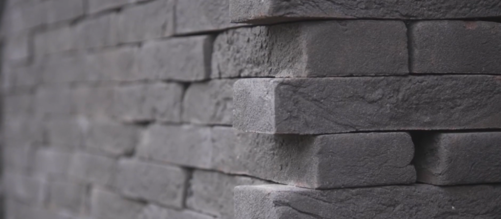 Кирпич Тандем — это современное строительное решение, ориентированное на обеспечение высокой прочности, теплоизоляционных характеристик и долговечности строительных конструкций. Производство кирпича Тандем осуществляется на высокотехнологичных линиях с учетом требований ГОСТ и современных стандартов, что позволяет обеспечивать стабильное качество продукции и оптимальные параметры для различных типов зданий.