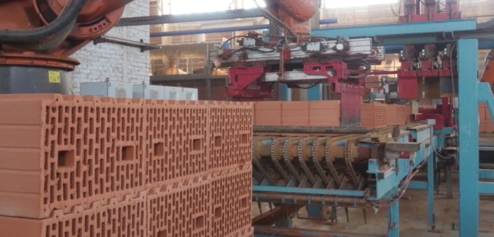 Габаритные размеры стандартных блоков составляют 390х190х188 мм, что позволяет оптимизировать кладочные работы за счет минимизации количества швов и увеличения скорости монтажа