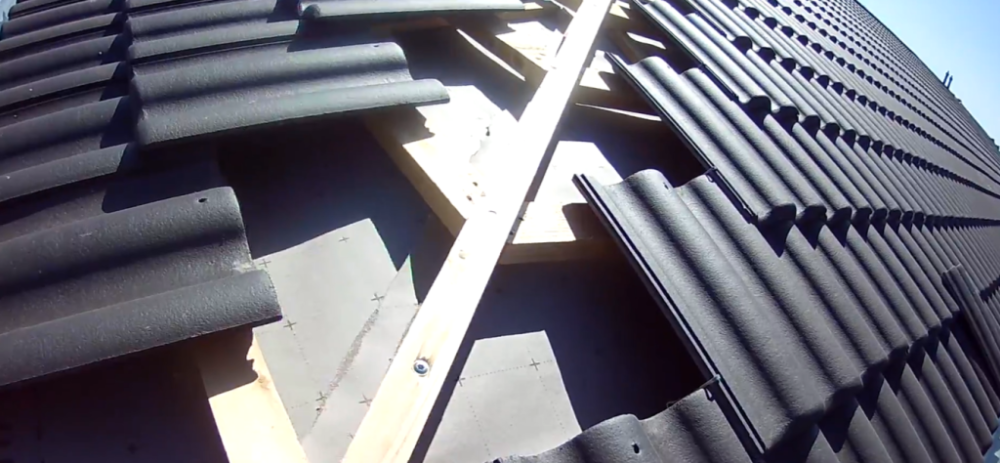 Цементно-песчаная черепица — это надежное и долговечное решение для любой кровельной системы, сочетающее в себе техническую стабильность, эстетическую привлекательность и доступную стоимость