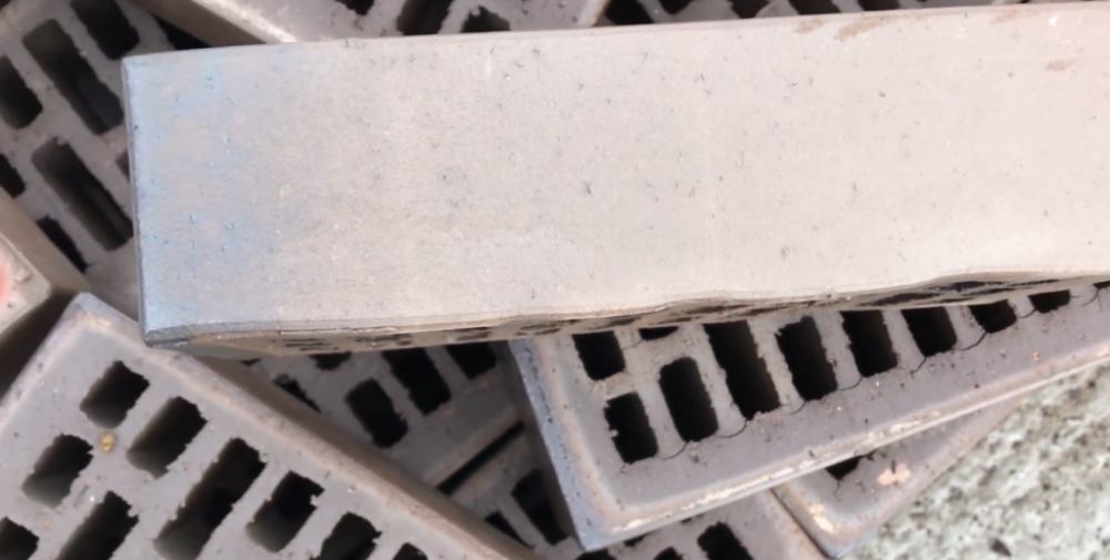 Рынок строительных материалов движется в направлении повышения энергоэффективности, экологической безопасности и автоматизации производства. КС-керамик активно развивается в рамках концепций «зеленого строительства» и «устойчивого развития». 