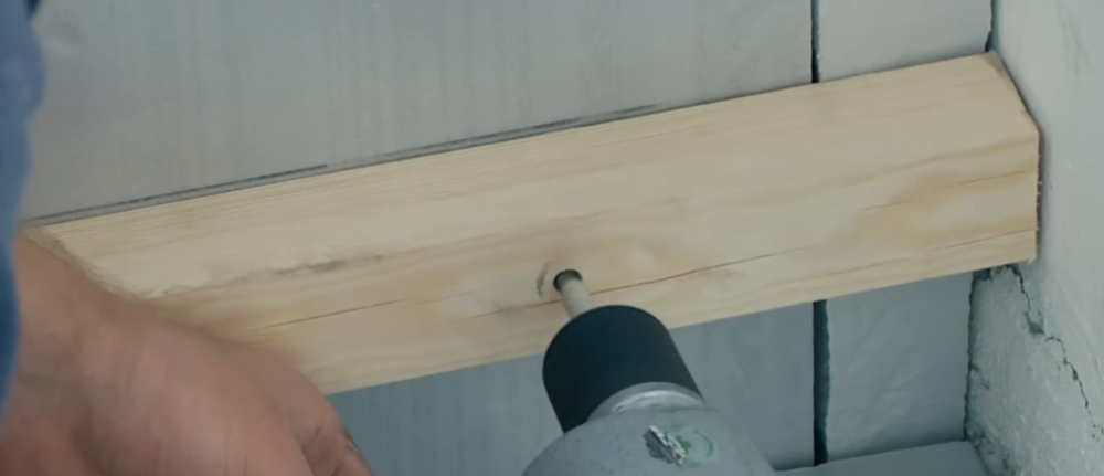  Внутреннее утепление позволяет улучшить звукоизоляцию и защитить стены от механических повреждений, а выбранные отделочные материалы, такие как влагостойкий гипсокартон или декоративные панели, обеспечивают эстетичный внешний вид и дополнительную защиту теплоизоляционного слоя