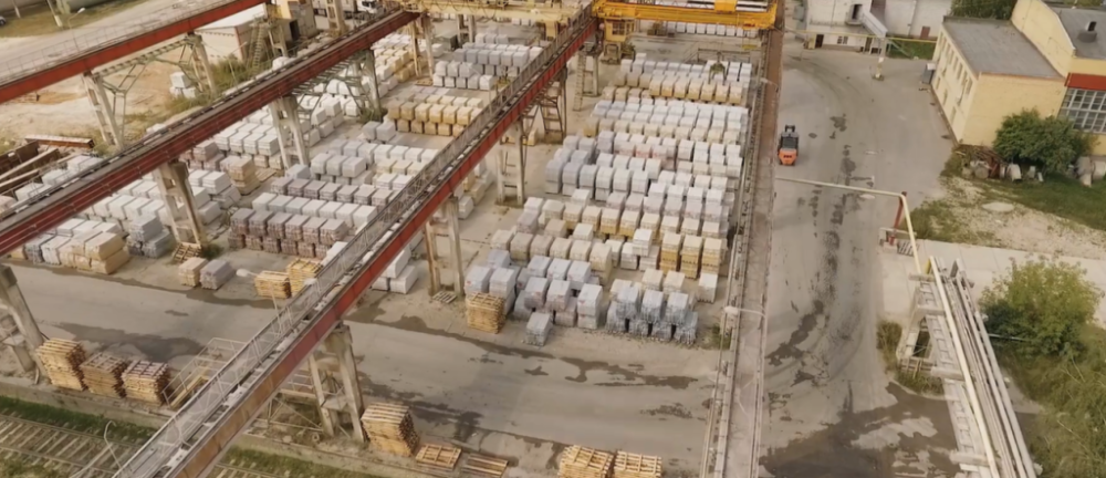 Ковровский завод силикатного кирпича представляет собой современное производственное предприятие, ориентированное на массовое производство высококачественных строительных материалов, отвечающих строгим экологическим и техническим стандартам