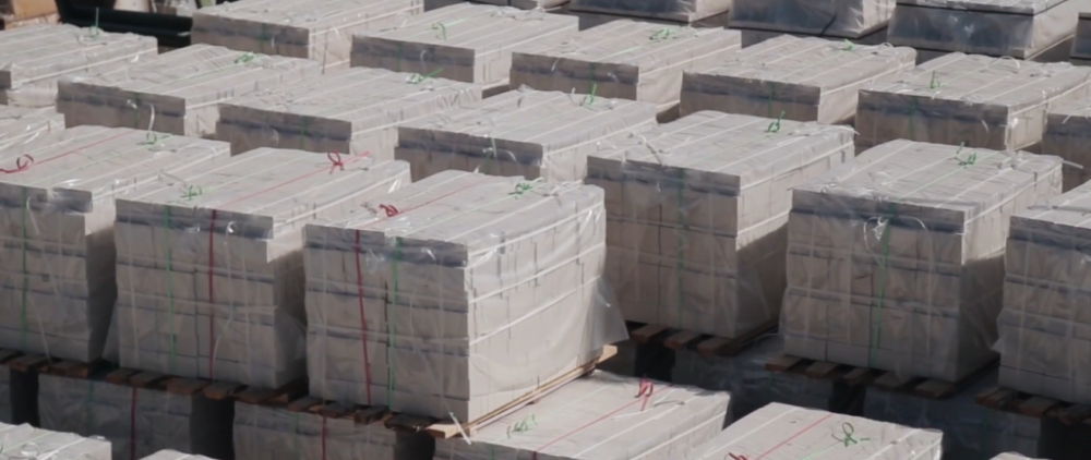 Ковровский завод силикатного кирпича стабильно занимает лидирующие позиции на рынке, демонстрируя рост продаж на 25% ежегодно и подтверждая свою репутацию поставщика высокотехнологичной и экологичной продукции, отвечающей требованиям времени и потребностям строительной индустрии.