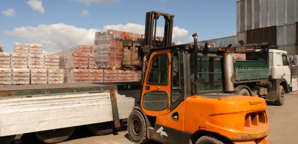 Кирпич Керма — это один из ведущих брендов в сегменте строительных материалов, зарекомендовавший себя благодаря высокому качеству, технологической инновационности и универсальности в использовании. 