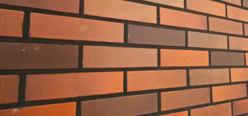 Кирпич ЛСР — это один из ведущих брендов в сегменте строительных материалов, широко применяемый в жилом и коммерческом строительстве благодаря своим технологическим преимуществам, стабильному качеству и высокому уровню энергоэффективности. 