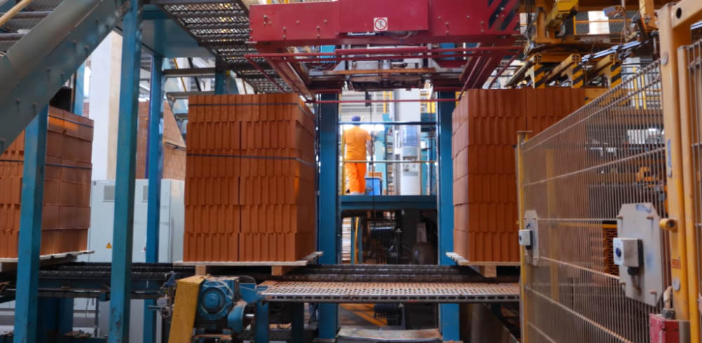 Керамические блоки Гжель представляют собой современное решение для строительства, сочетающее в себе превосходные технические характеристики и эстетическую привлекательность.